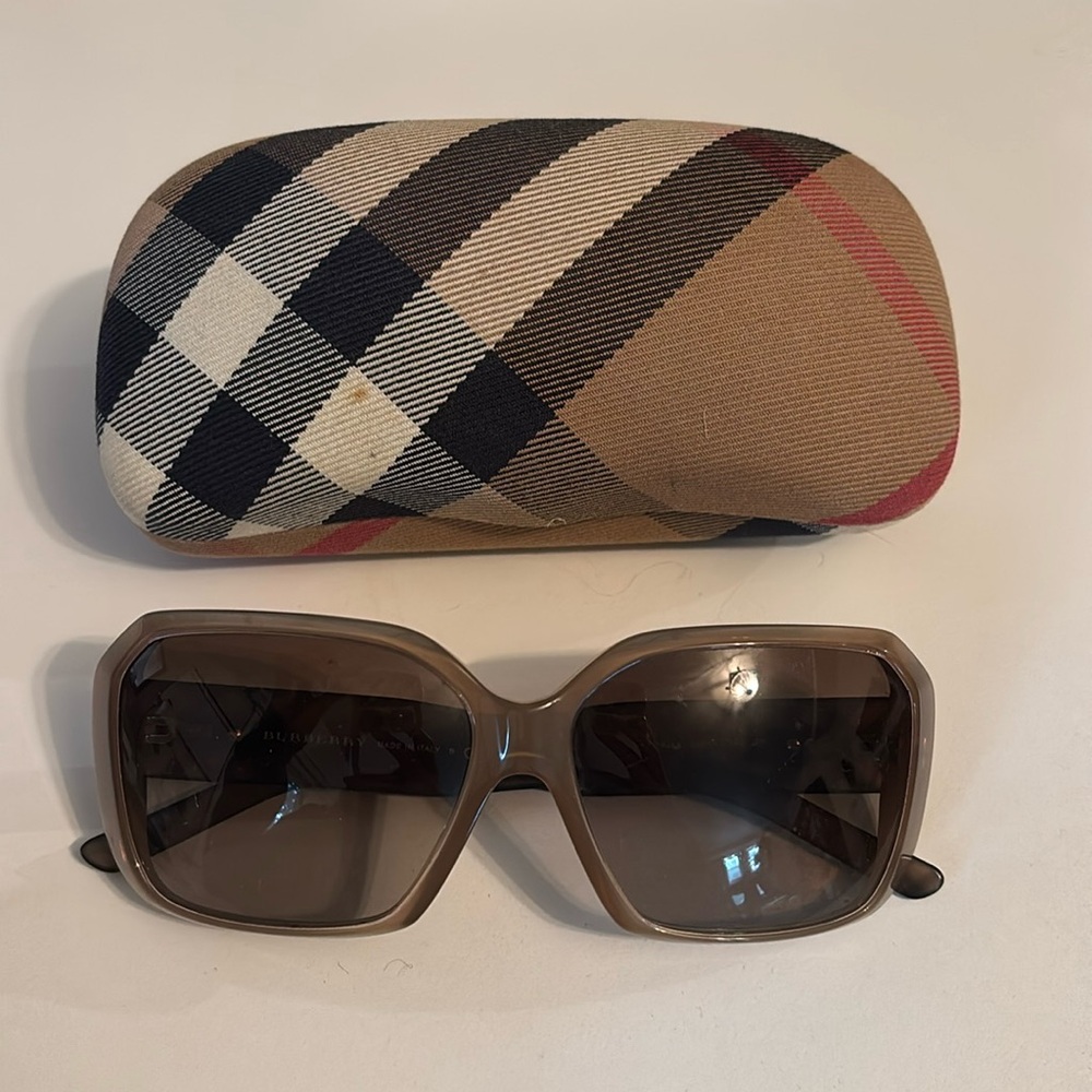 Vintage Burberry Sunglasses - Great Condition